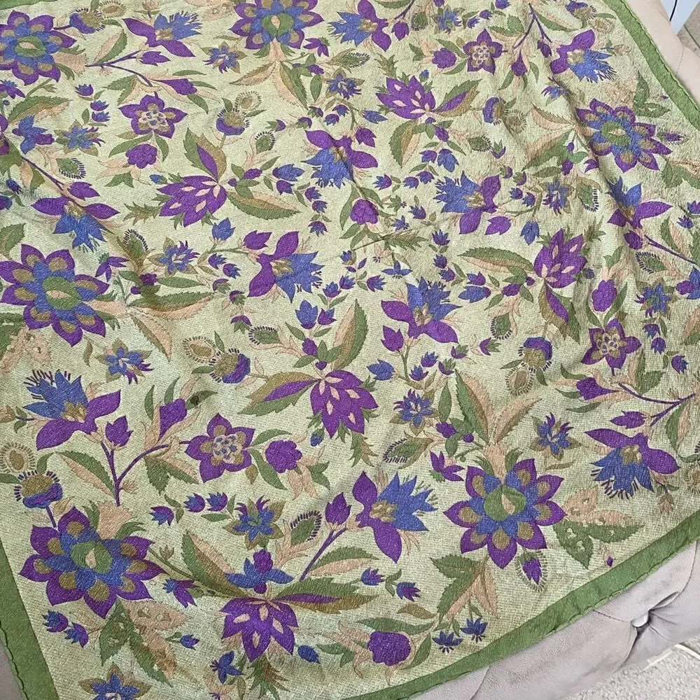 Giorgio Armani silk scarf 32/32